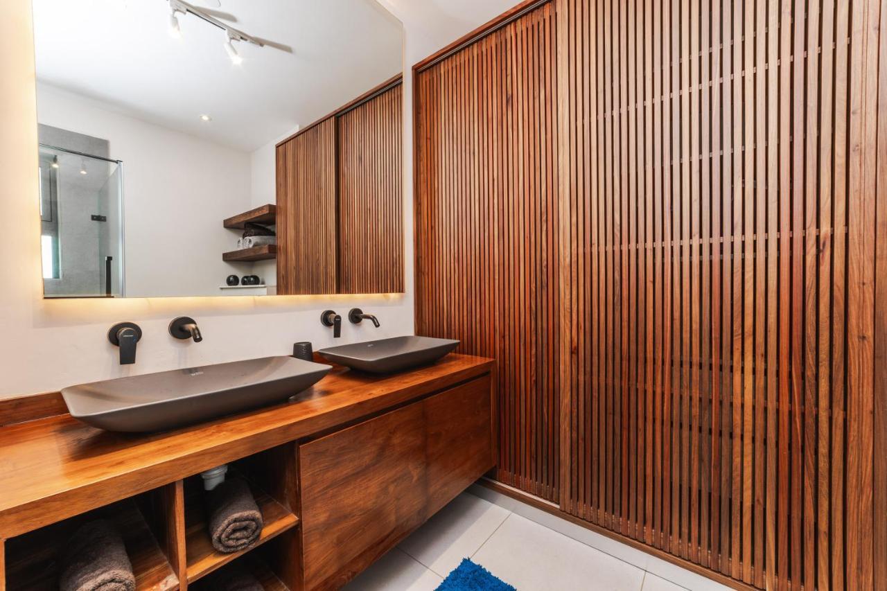 Ocean Terraces Apt A1 - Your Beachfront Bliss - Brand New Poste Lafayette エクステリア 写真